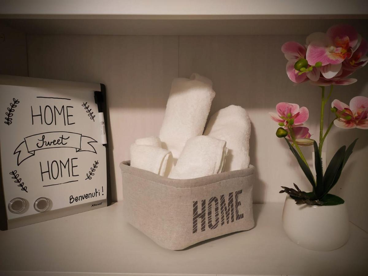 Rosy House Apartment โลดิ ภายนอก รูปภาพ